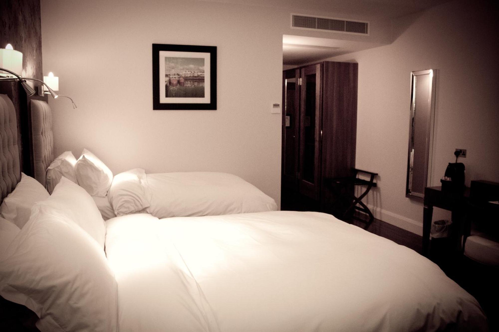 בלמאלט The Talbot Hotel מראה חיצוני תמונה