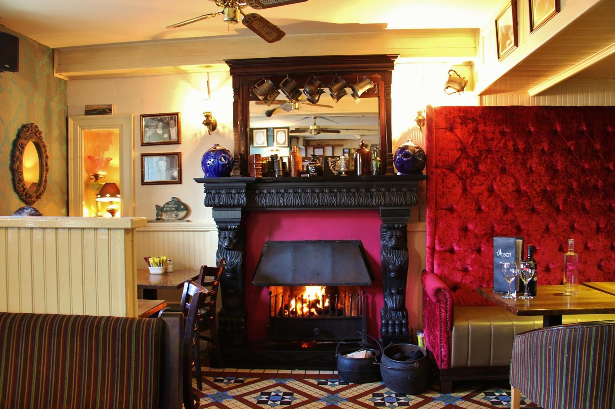 בלמאלט The Talbot Hotel מראה חיצוני תמונה